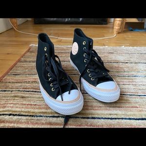 *Rare* Suede Converse